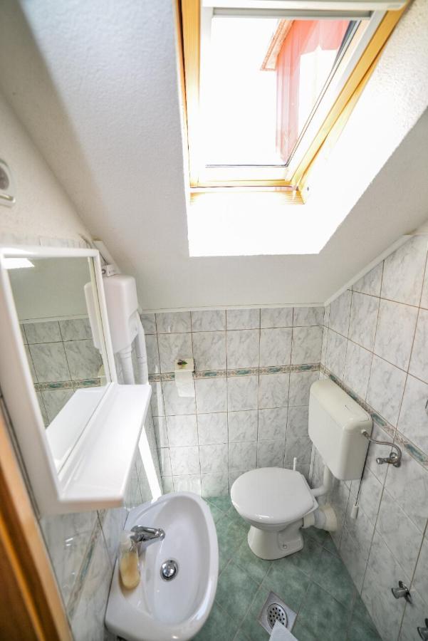 Sixteen Lakes Guest House 2 Jezerce Exterior foto
