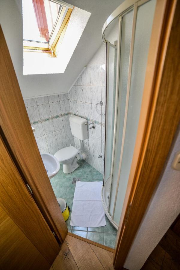 Sixteen Lakes Guest House 2 Jezerce Exterior foto